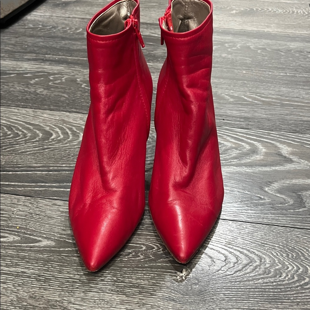 Vero Cuoio Red Ankle Boots